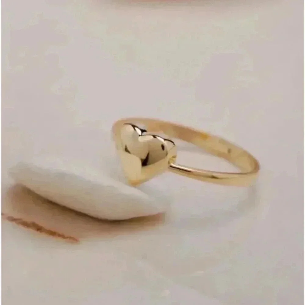 Elegant Heart Ring Size 6 - Picture 3 of 5